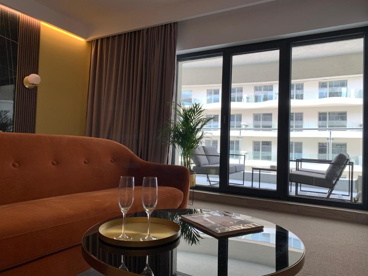 Luxury Sahara Noir Mamaia Nord Apartment Bagian luar foto