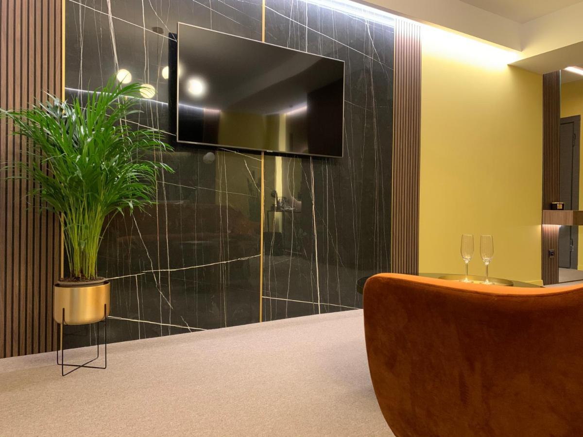 Luxury Sahara Noir Mamaia Nord Apartment Bagian luar foto